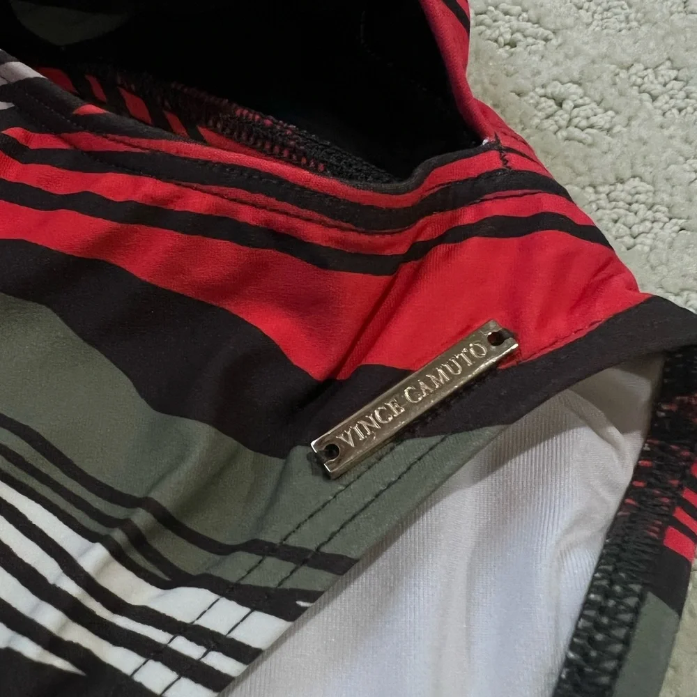 Vince Camuto Women’s One Shoulder Striped Cutout One Piece Size 6 - Picture 6 of 7